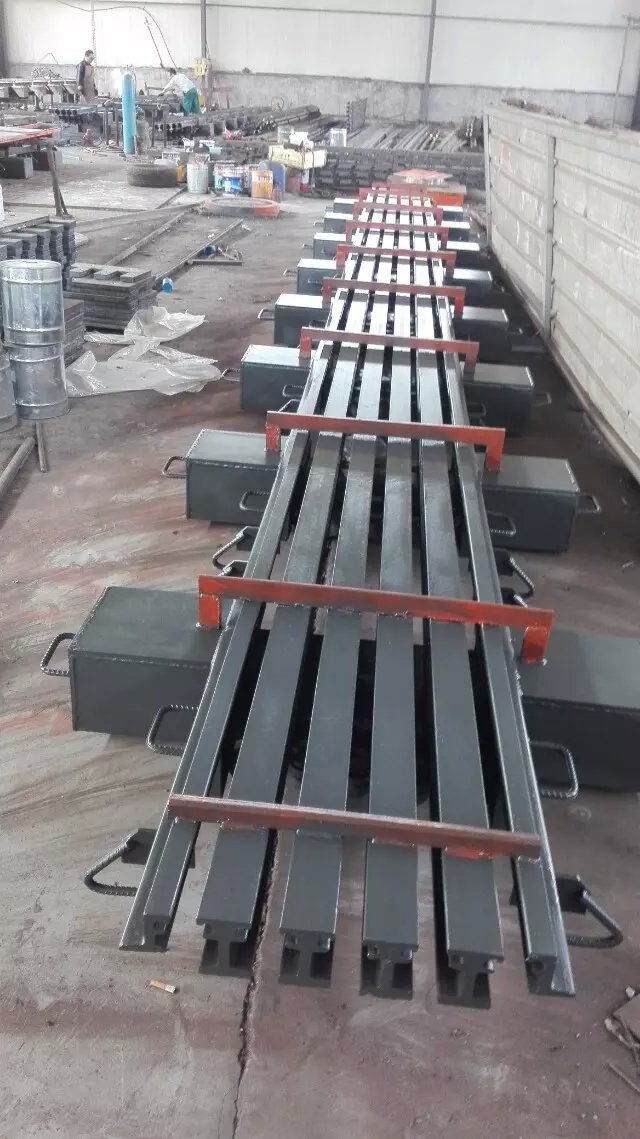 桥梁伸缩缝 桥梁伸缩缝